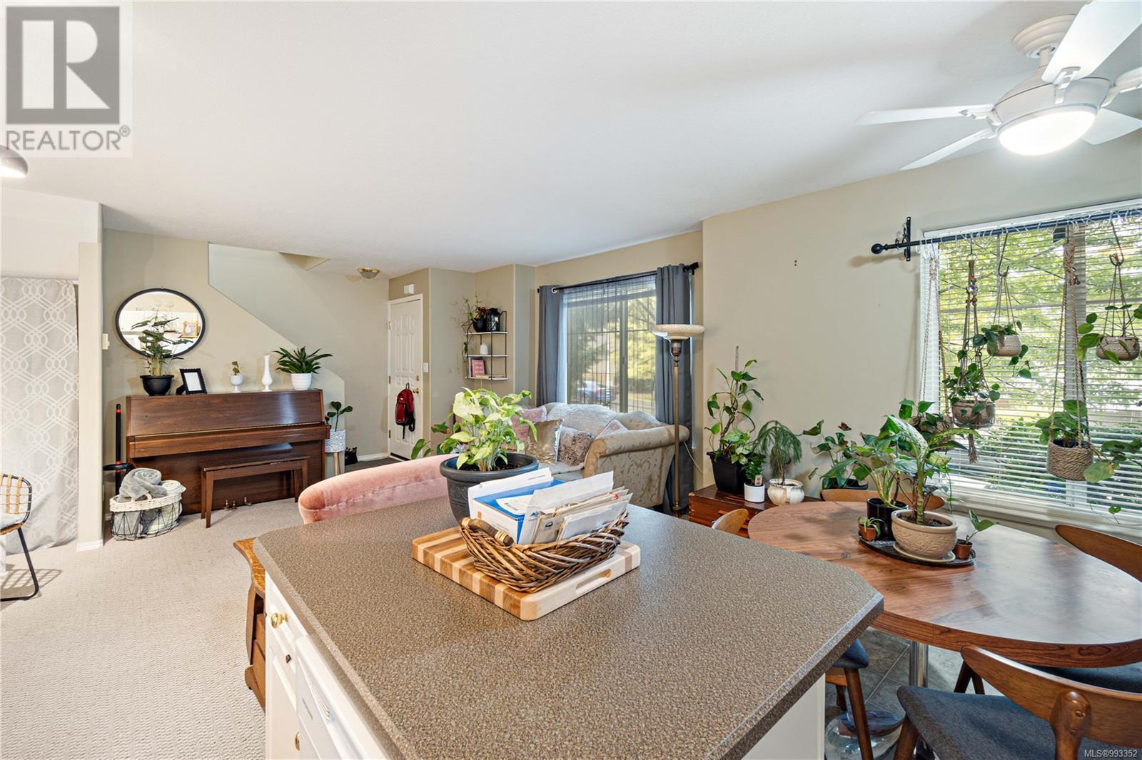 1394/1396 Graham Cres, Nanaimo real estate listing 993352