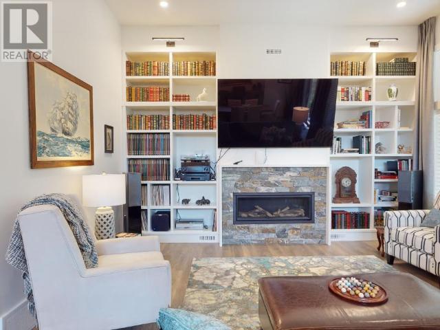 4048 SATURNA AVE, Powell River