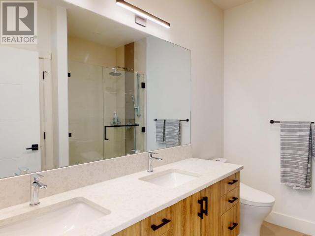 4048 SATURNA AVE, Powell River