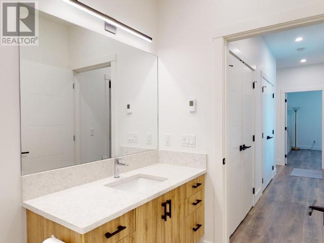 4048 SATURNA AVE, Powell River