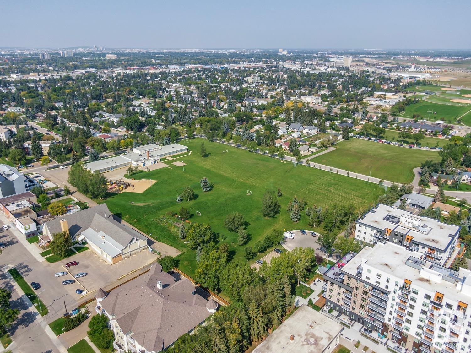 Photo 3 of 412 11009 109 A Av Nw, Edmonton AB