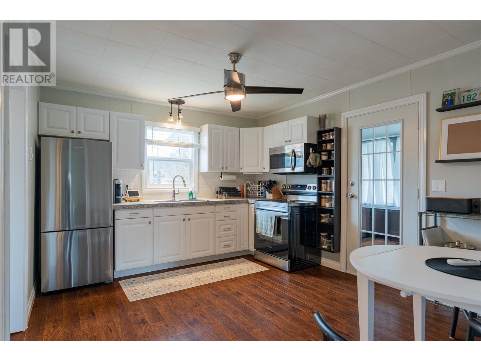 151 CRESCENT Street, Castlegar