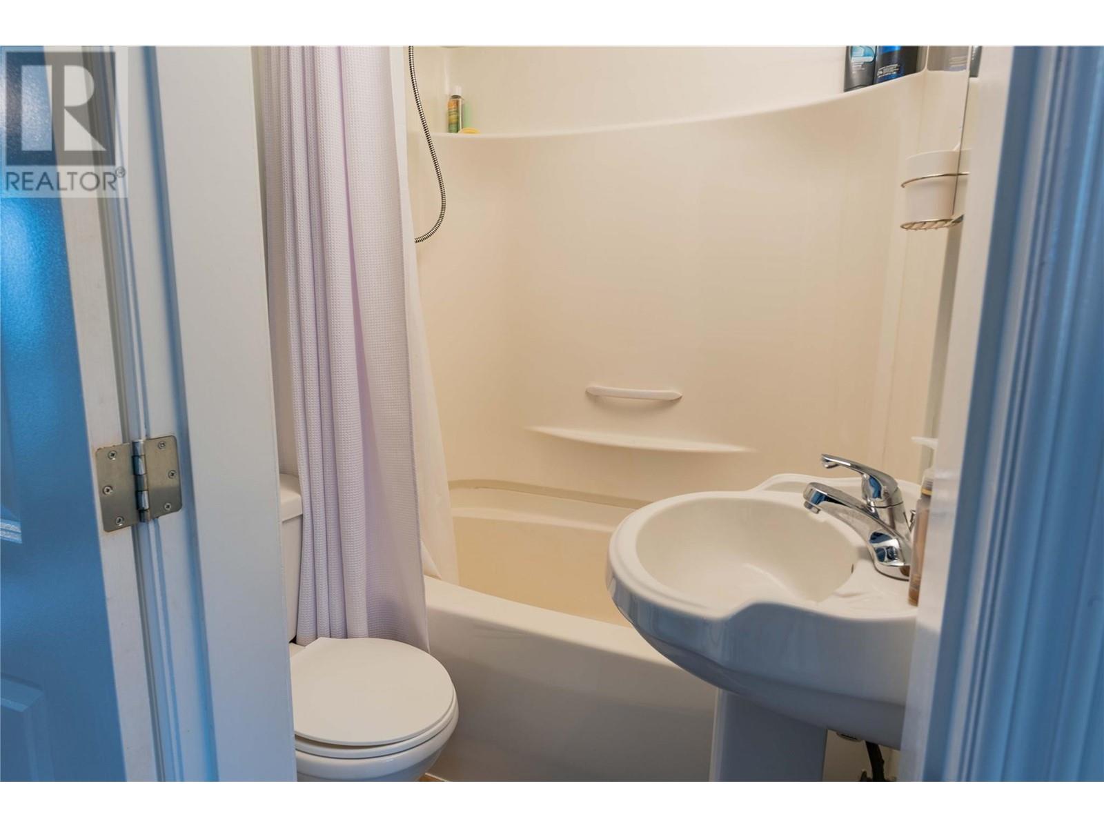 151 CRESCENT Street, Castlegar