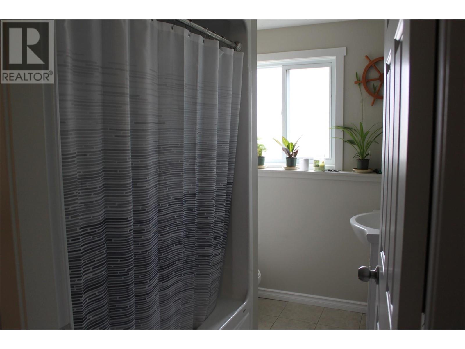 #1-4 208 Nelson Avenue - 17