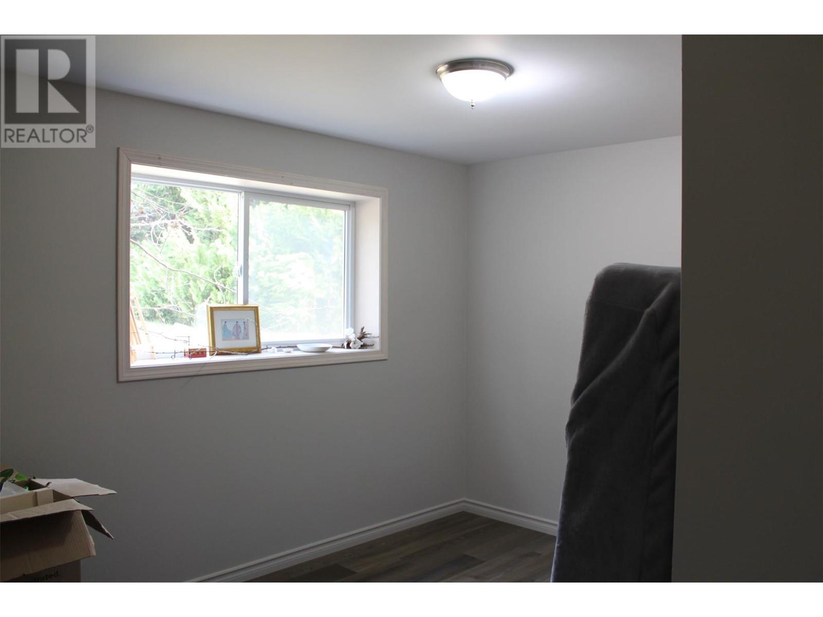 208 Nelson Avenue Unit# 1-4, Nakusp