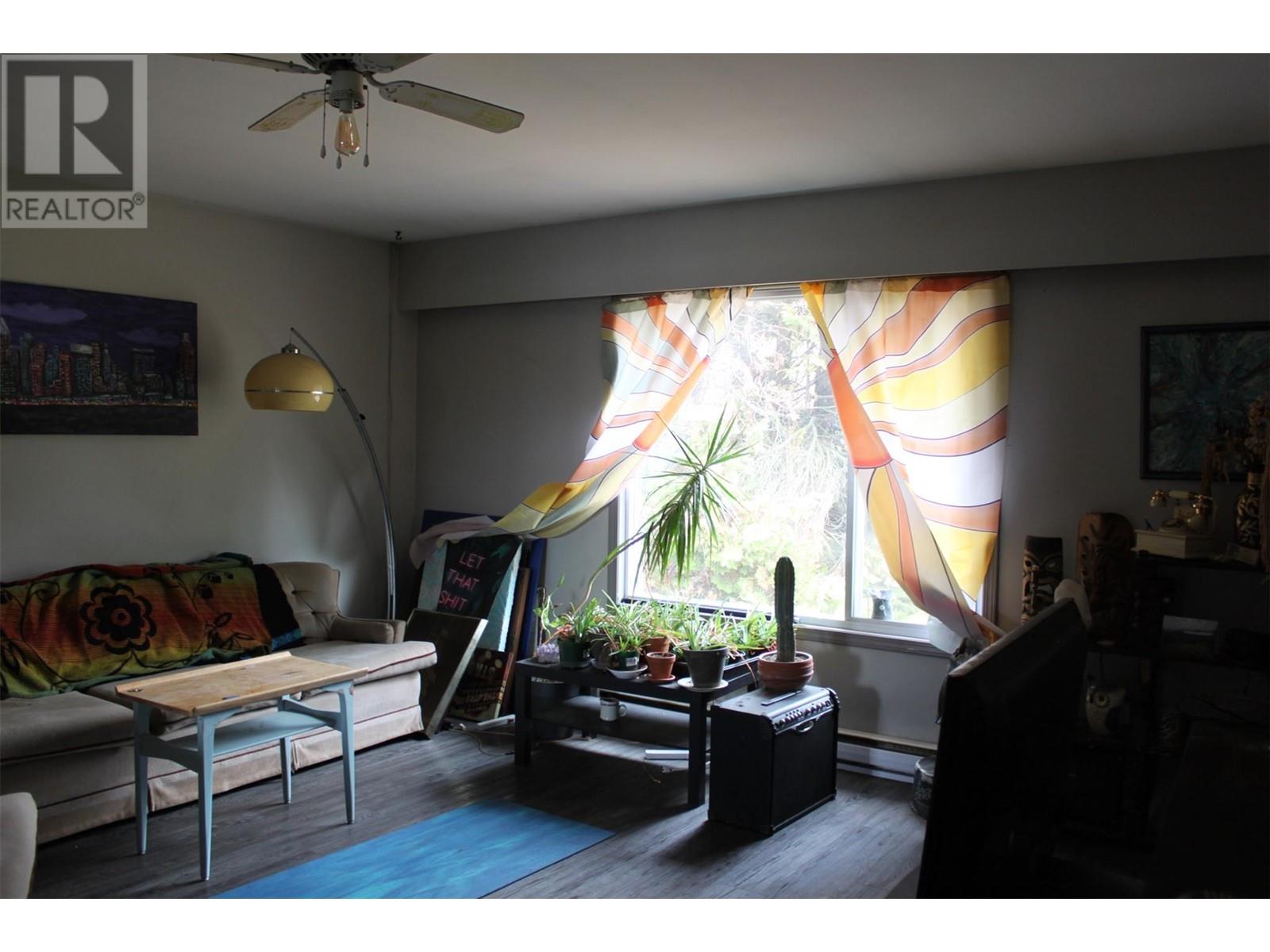 208 Nelson Avenue Unit# 1-4, Nakusp