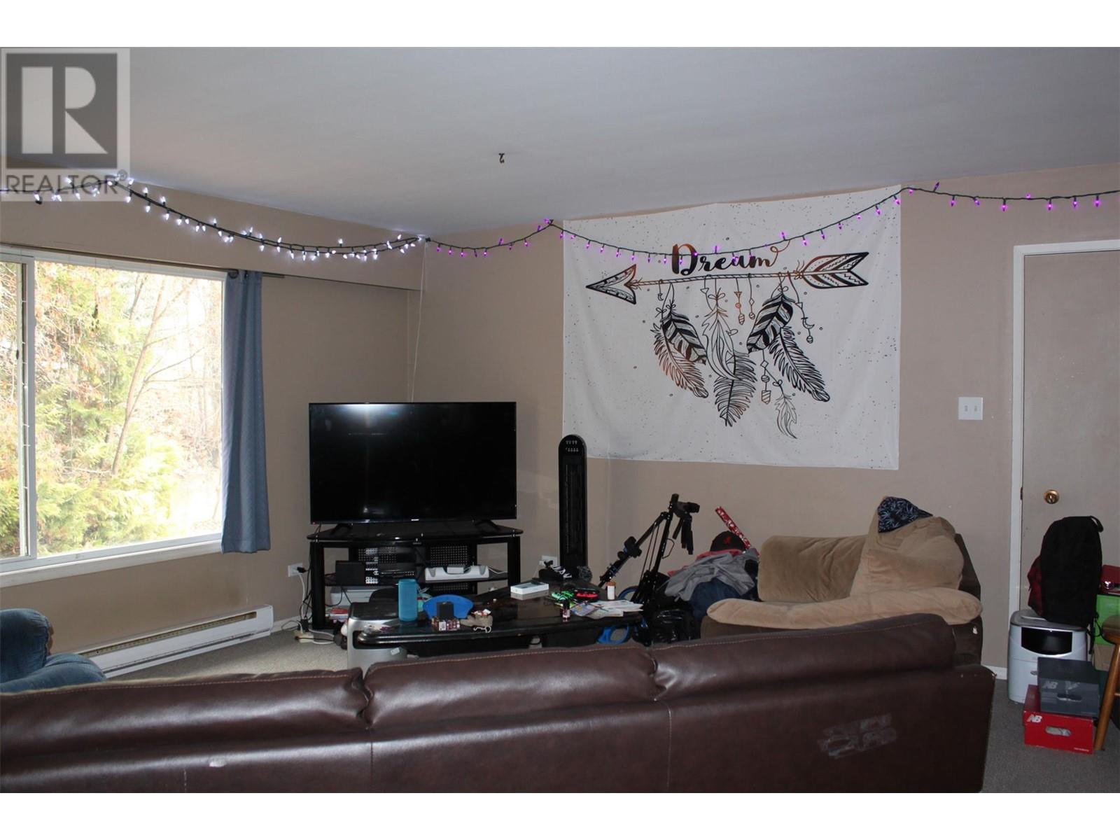 208 Nelson Avenue Unit# 1-4, Nakusp