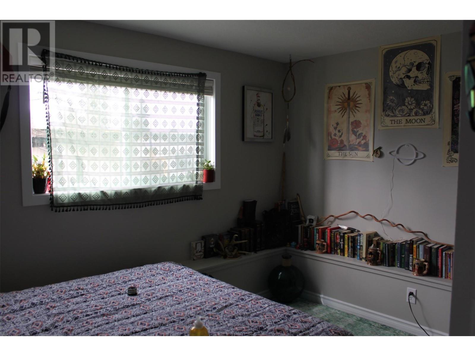 208 Nelson Avenue Unit# 1-4, Nakusp