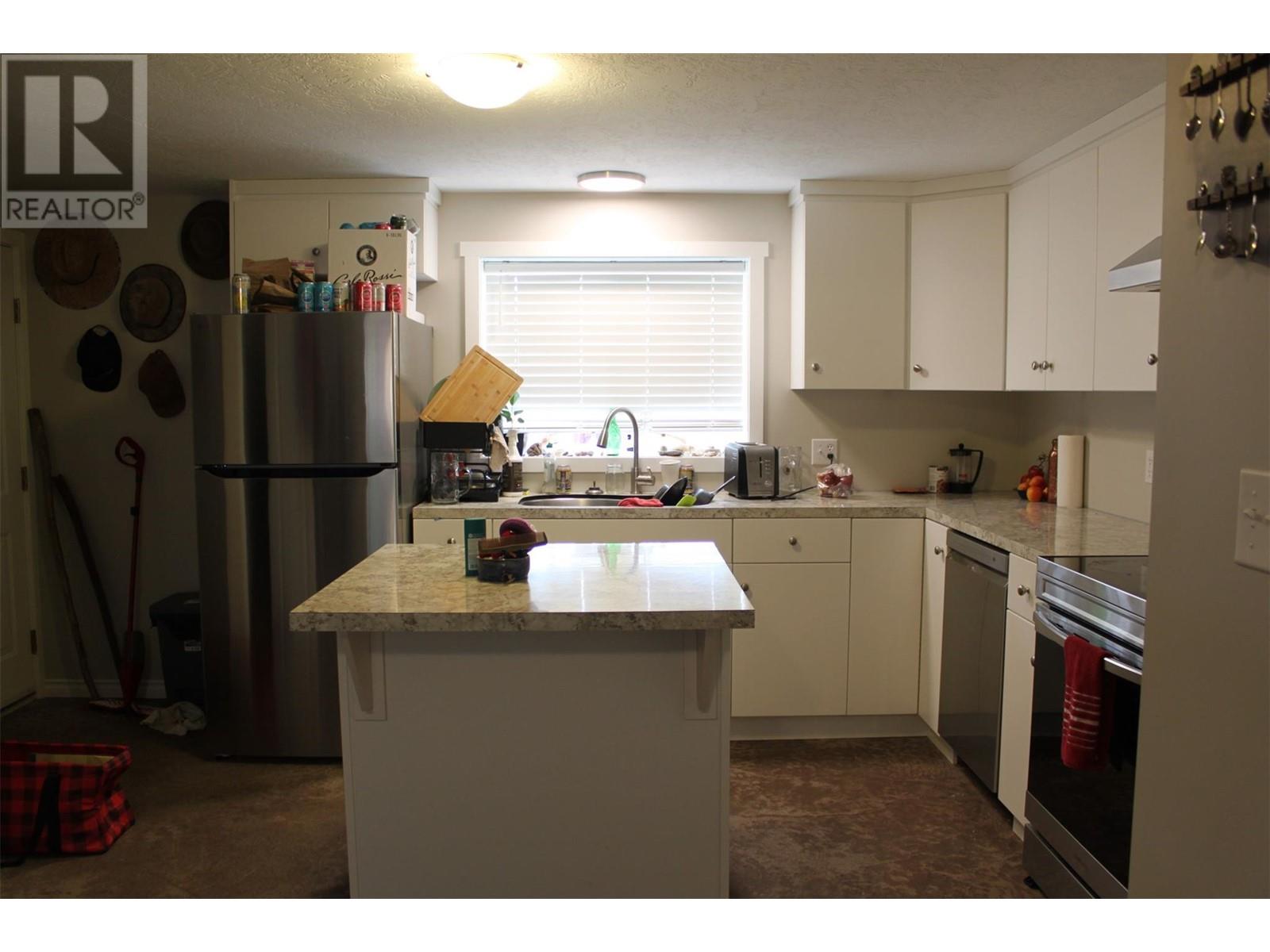 208 Nelson Avenue Unit# 1-4, Nakusp