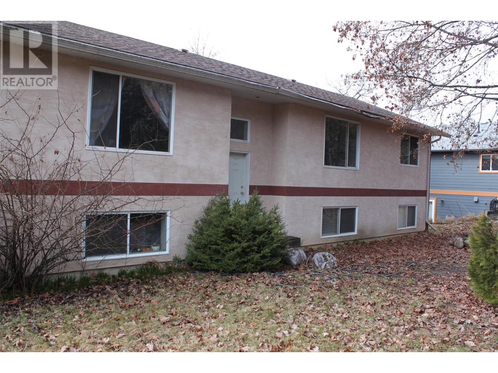 208 Nelson Avenue Unit# 1-4, Nakusp