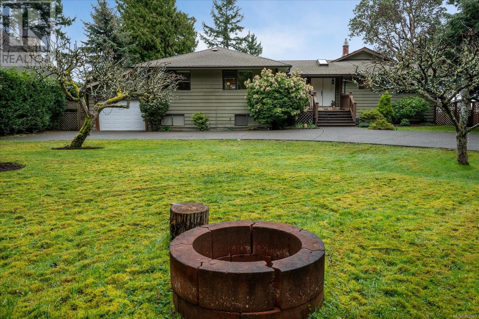 631 Sanderson Rd, Parksville real estate listing 993493