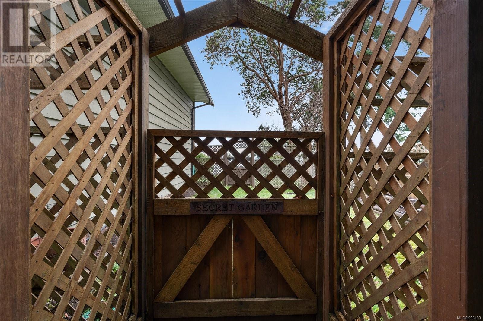 631 Sanderson Rd, Parksville real estate listing 993493