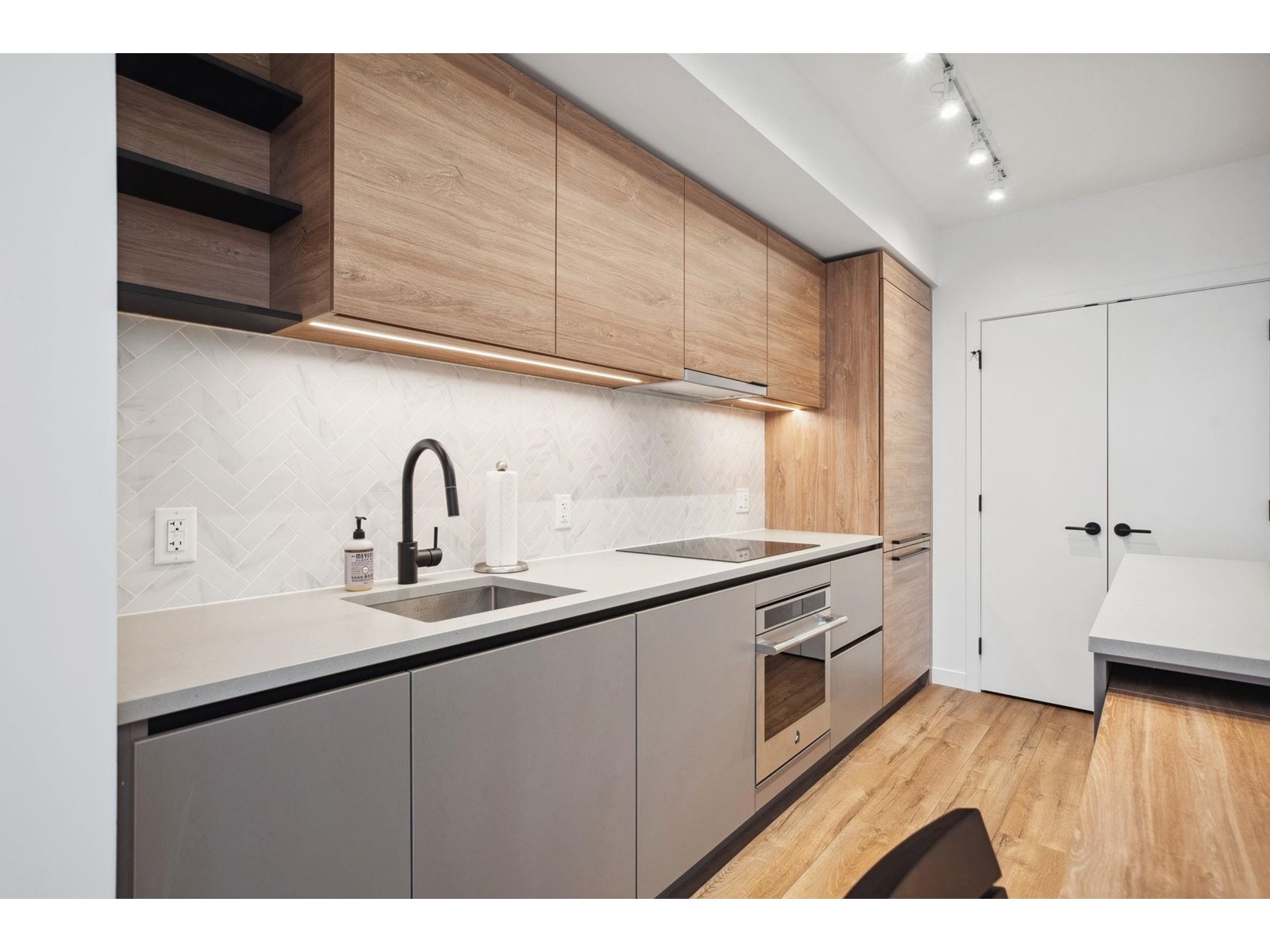 3609 10448 UNIVERSITY DRIVE, Surrey