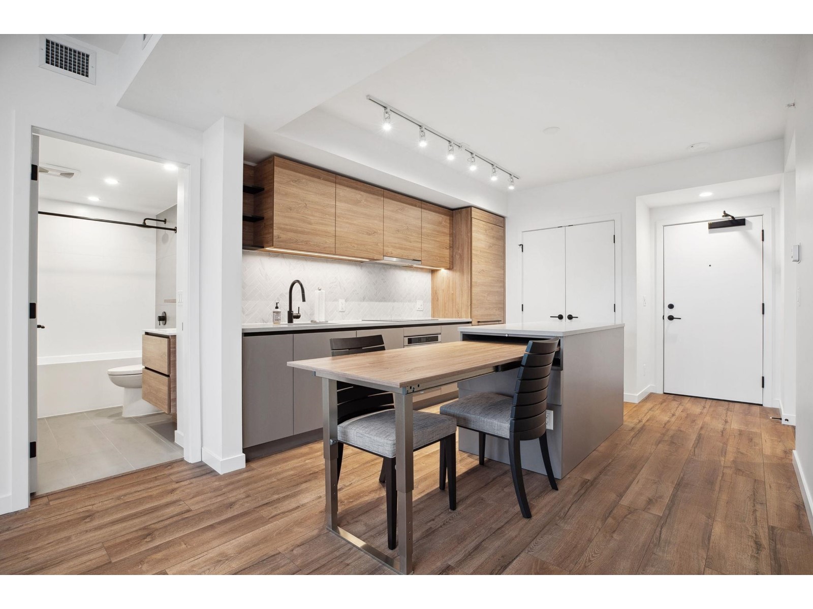 3609 10448 UNIVERSITY DRIVE, Surrey