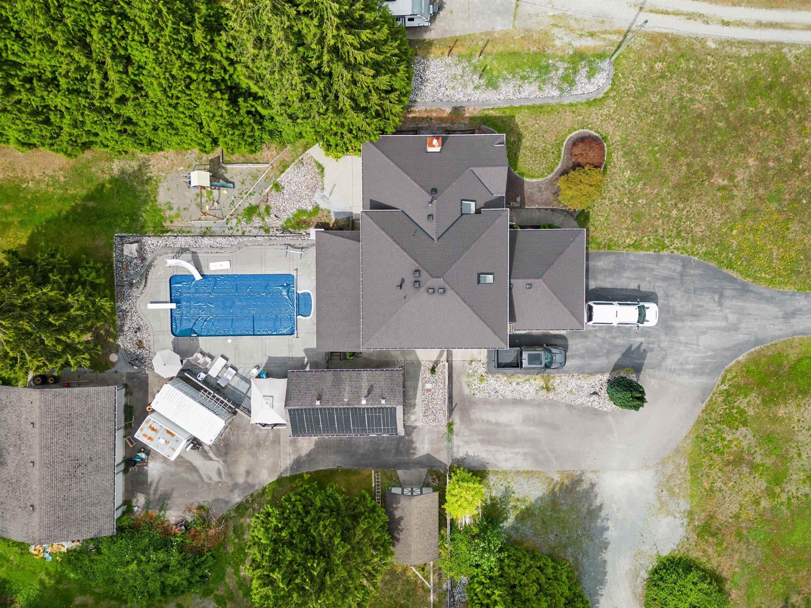 8559 BANNISTER DRIVE, Mission