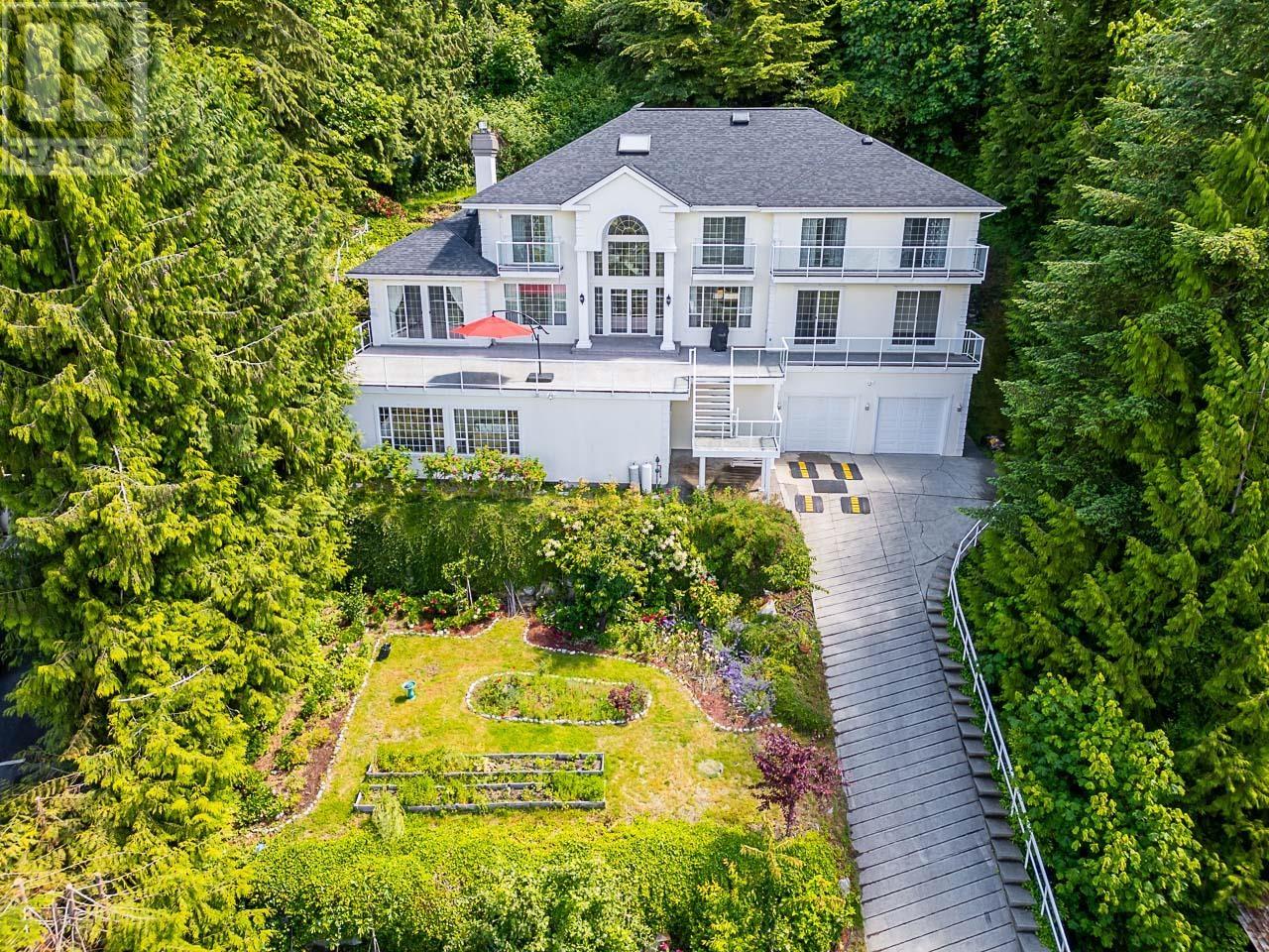 241 BAYVIEW ROAD, Lions Bay