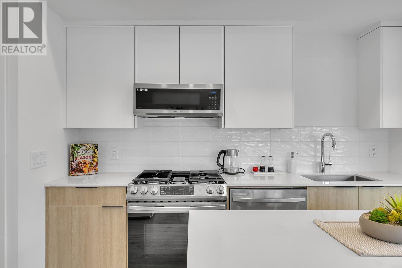 201 417 Cedar Avenue, Kelowna