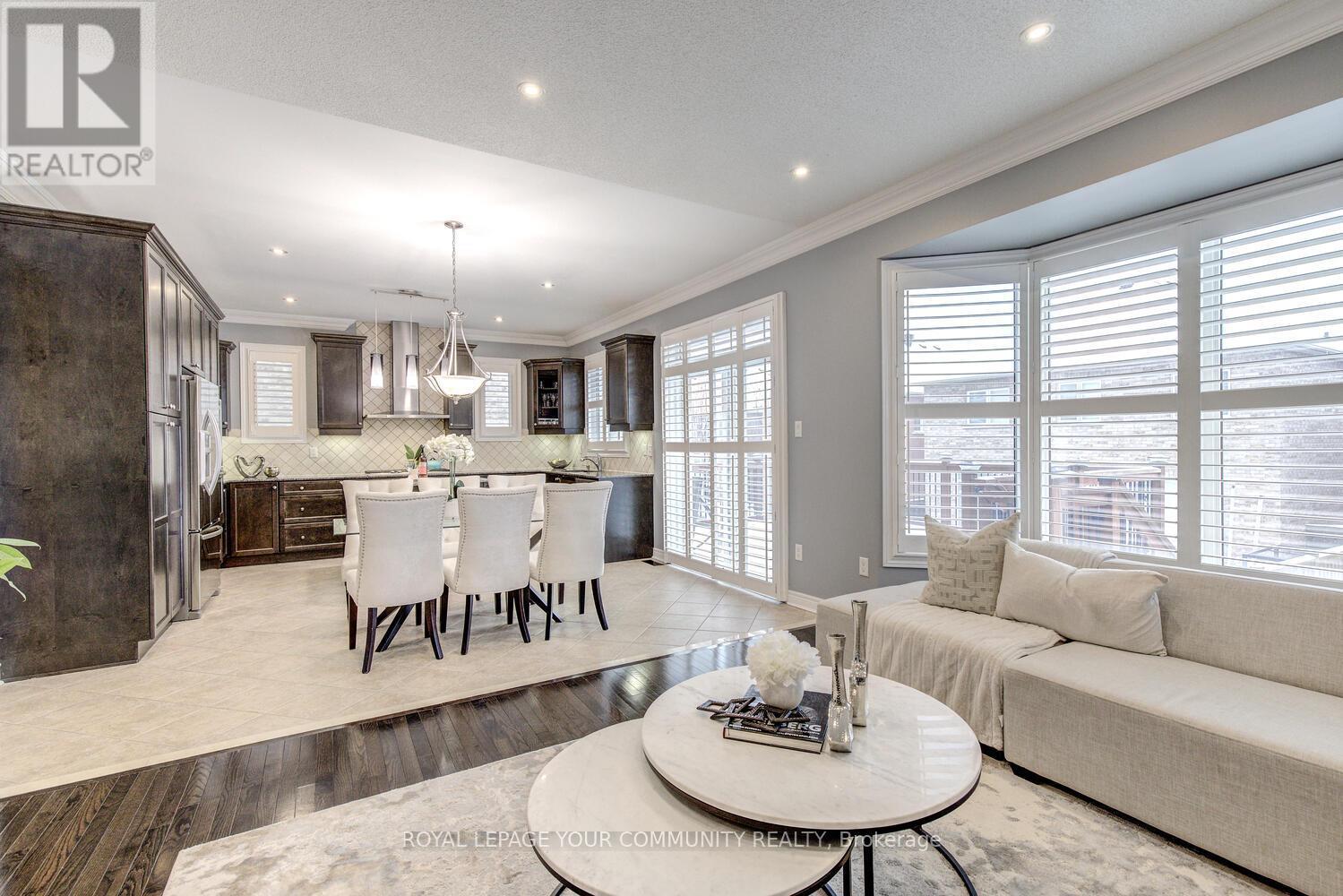 Single Family House for Sale in  CHAYNA CRESCENT Vaughan (Patterson) 
