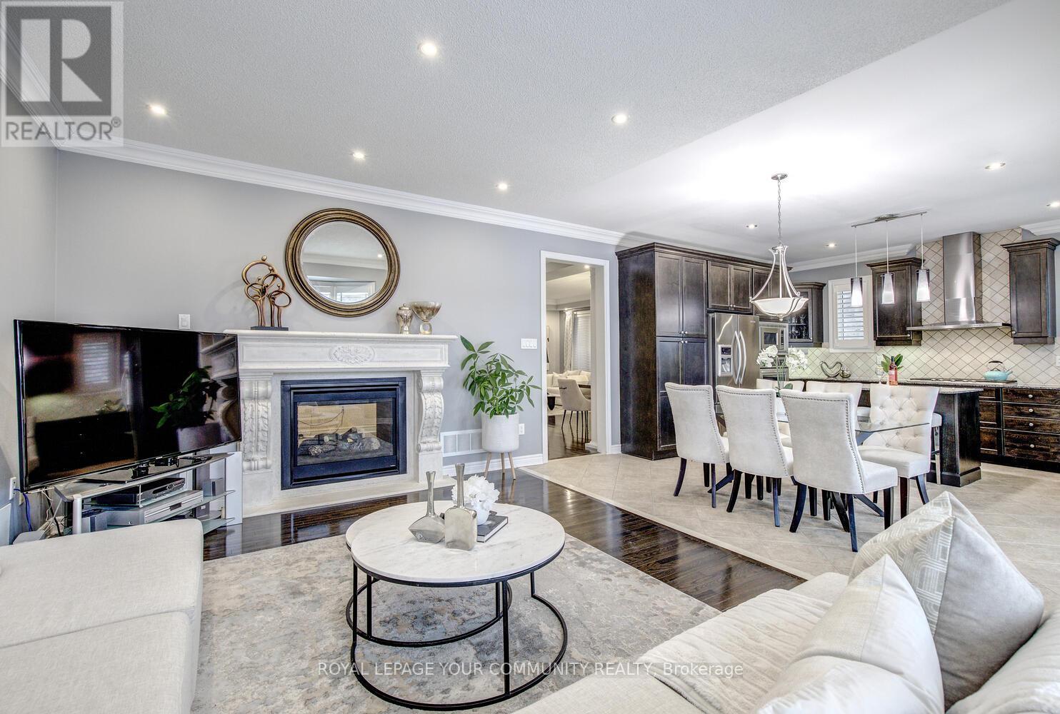 Single Family House for Sale in  CHAYNA CRESCENT Vaughan (Patterson) 
