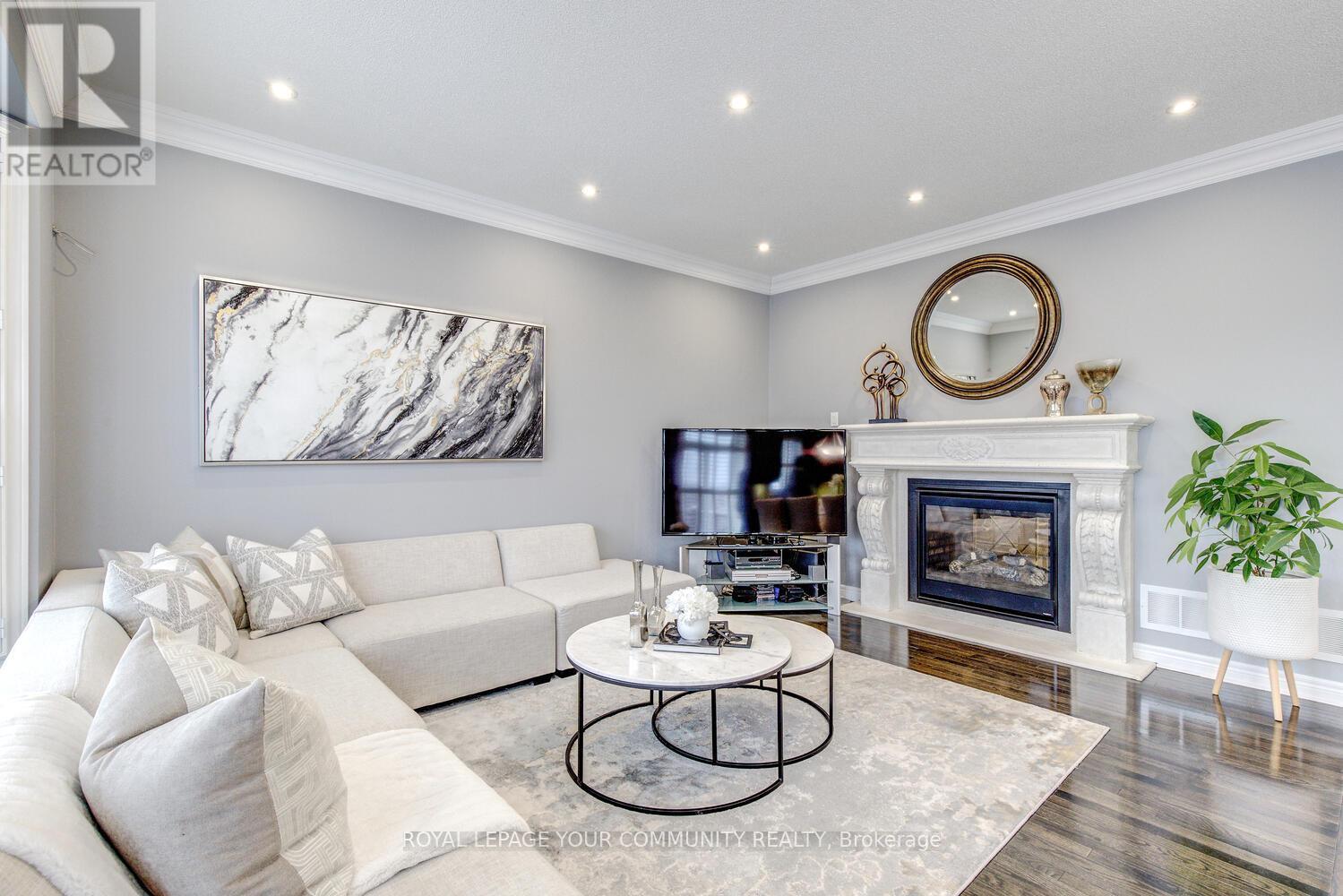 Single Family House for Sale in  CHAYNA CRESCENT Vaughan (Patterson) 