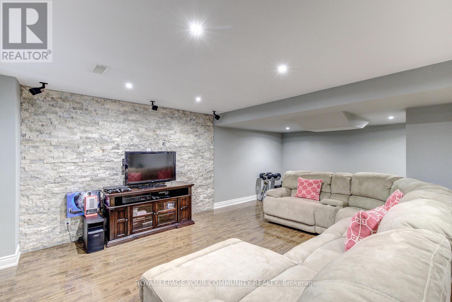 Single Family House for Sale in  CHAYNA CRESCENT Vaughan (Patterson) 