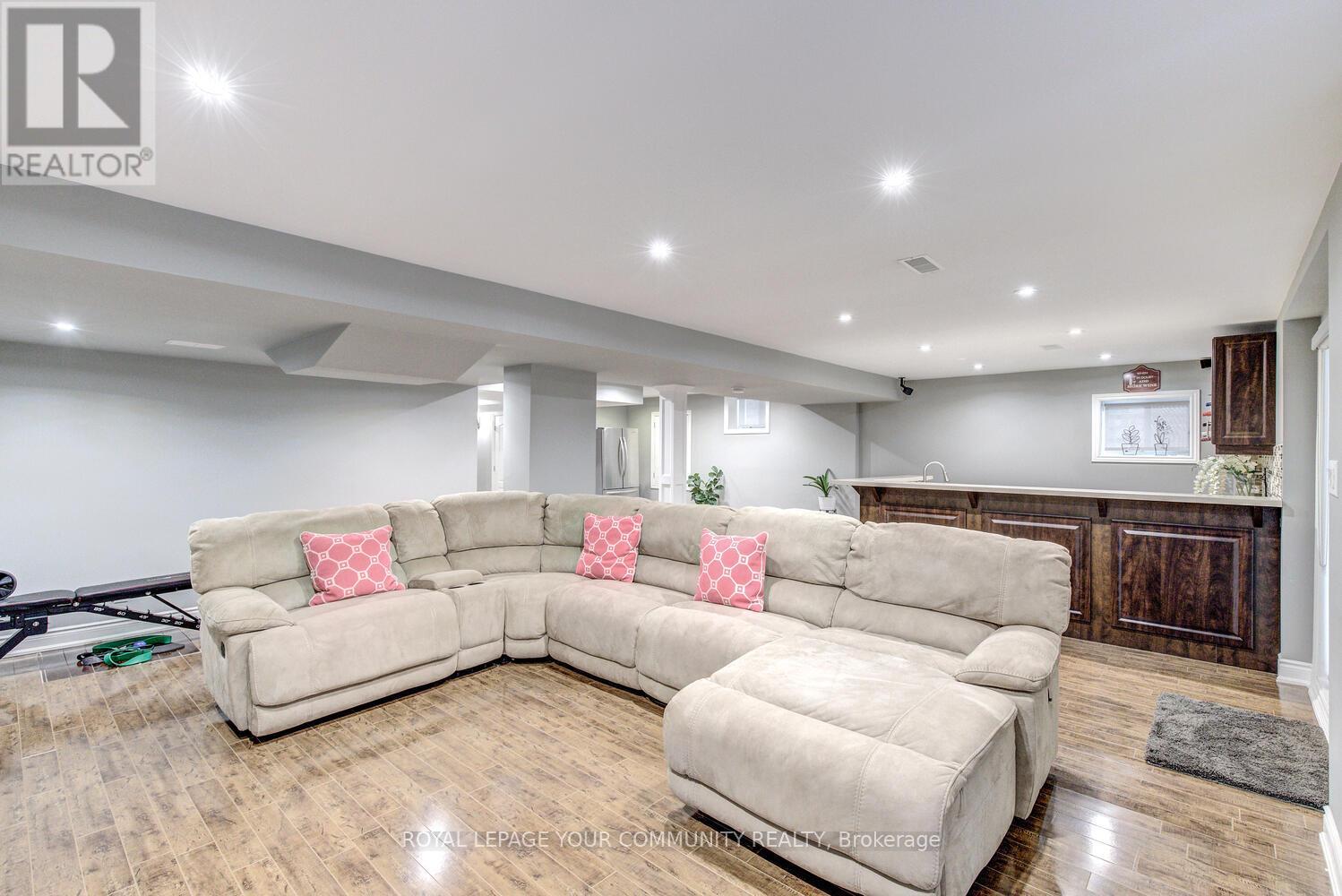 Single Family House for Sale in  CHAYNA CRESCENT Vaughan (Patterson) 