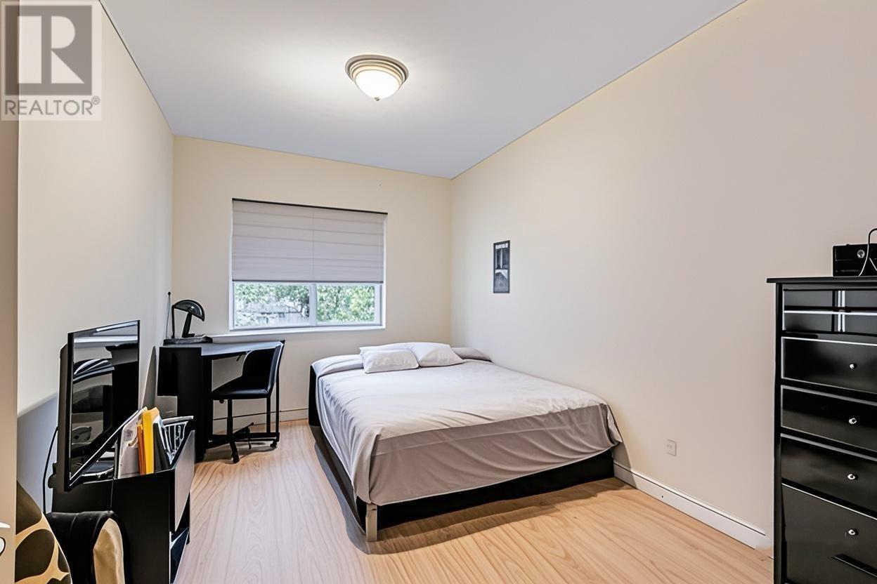 Photo 6 of 250 Duthie Avenue, Burnaby BC