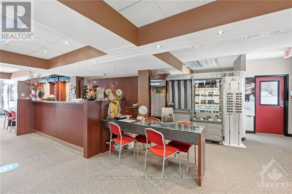 Photo 19 of 1 752 Somerset Street W, Ottawa ON