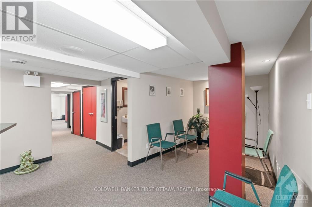 Photo 29 of 1 752 Somerset Street W, Ottawa ON