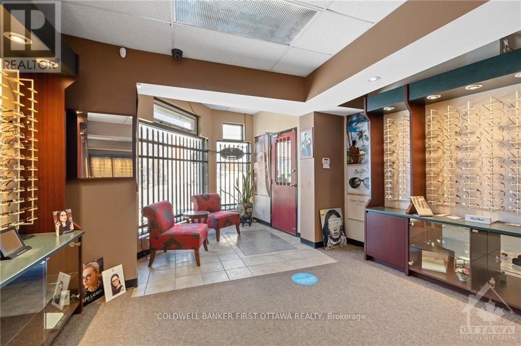 Photo 8 of 1 752 Somerset Street W, Ottawa ON