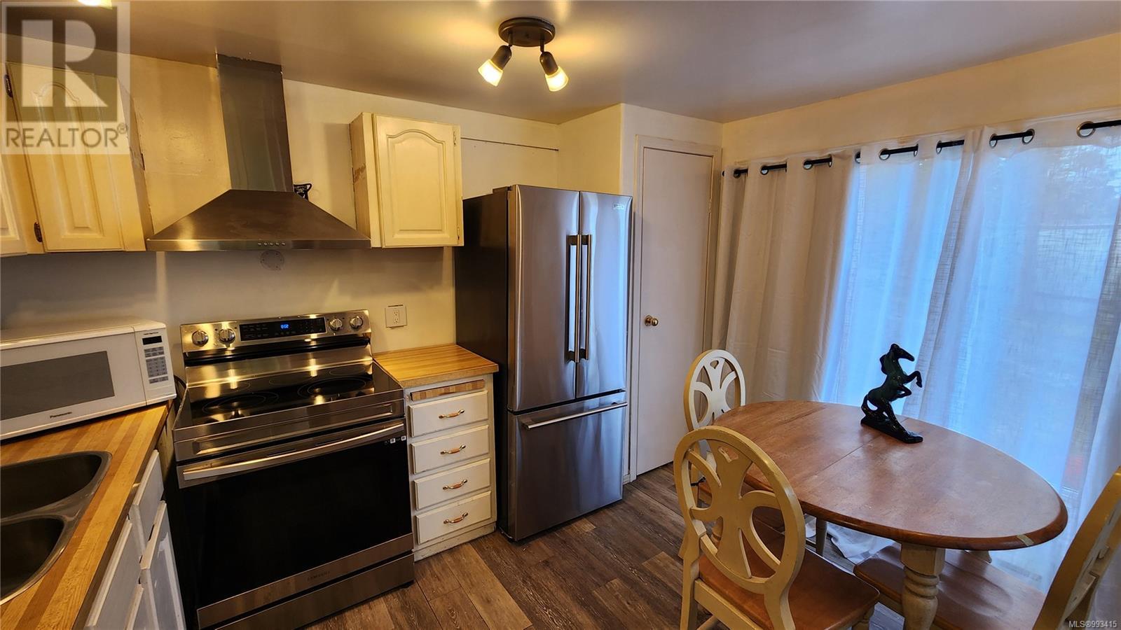 4 882 wembley Rd, Parksville real estate listing 993415
