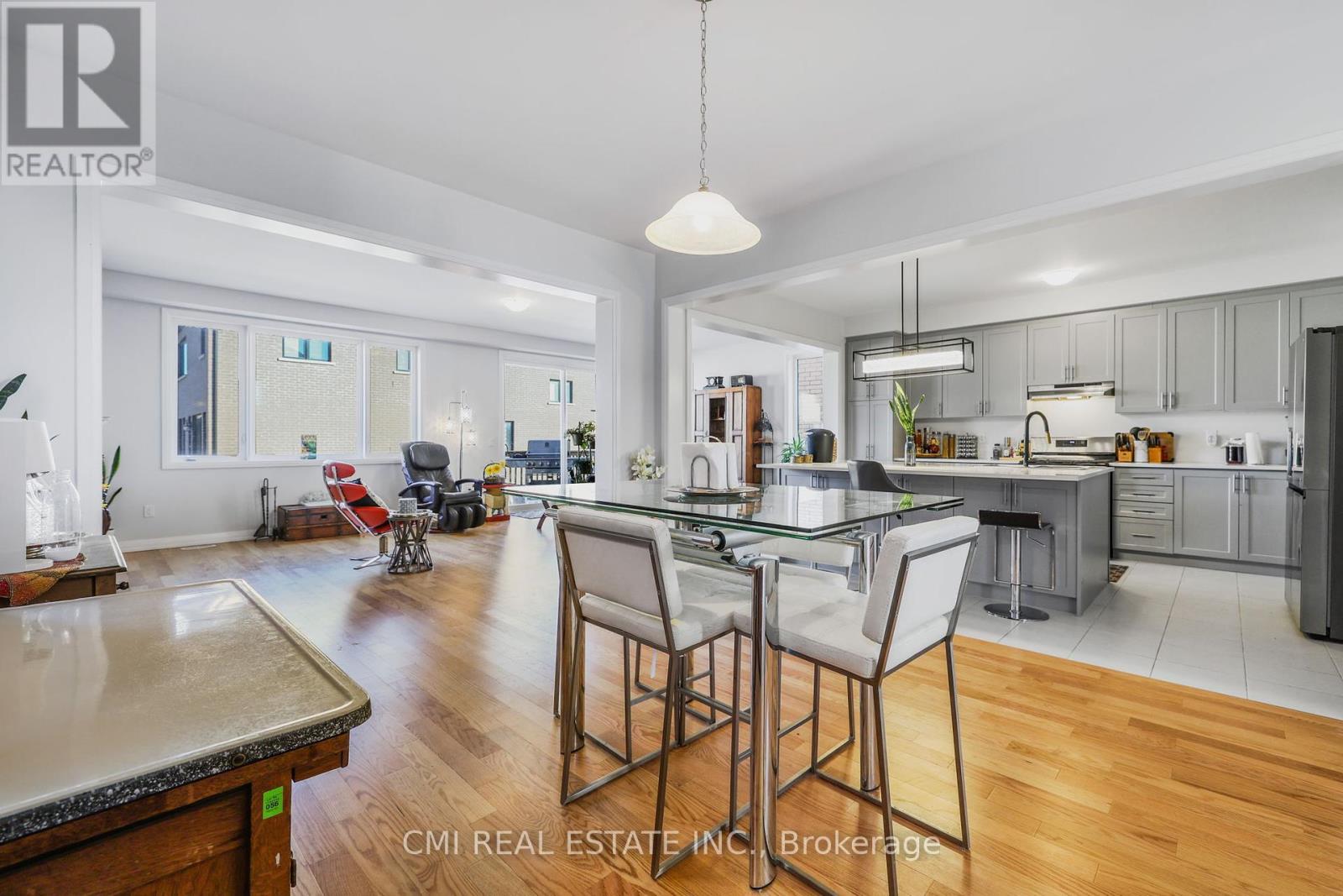 Photo 5 of 1403 Upper Thames Drive, Woodstock ON