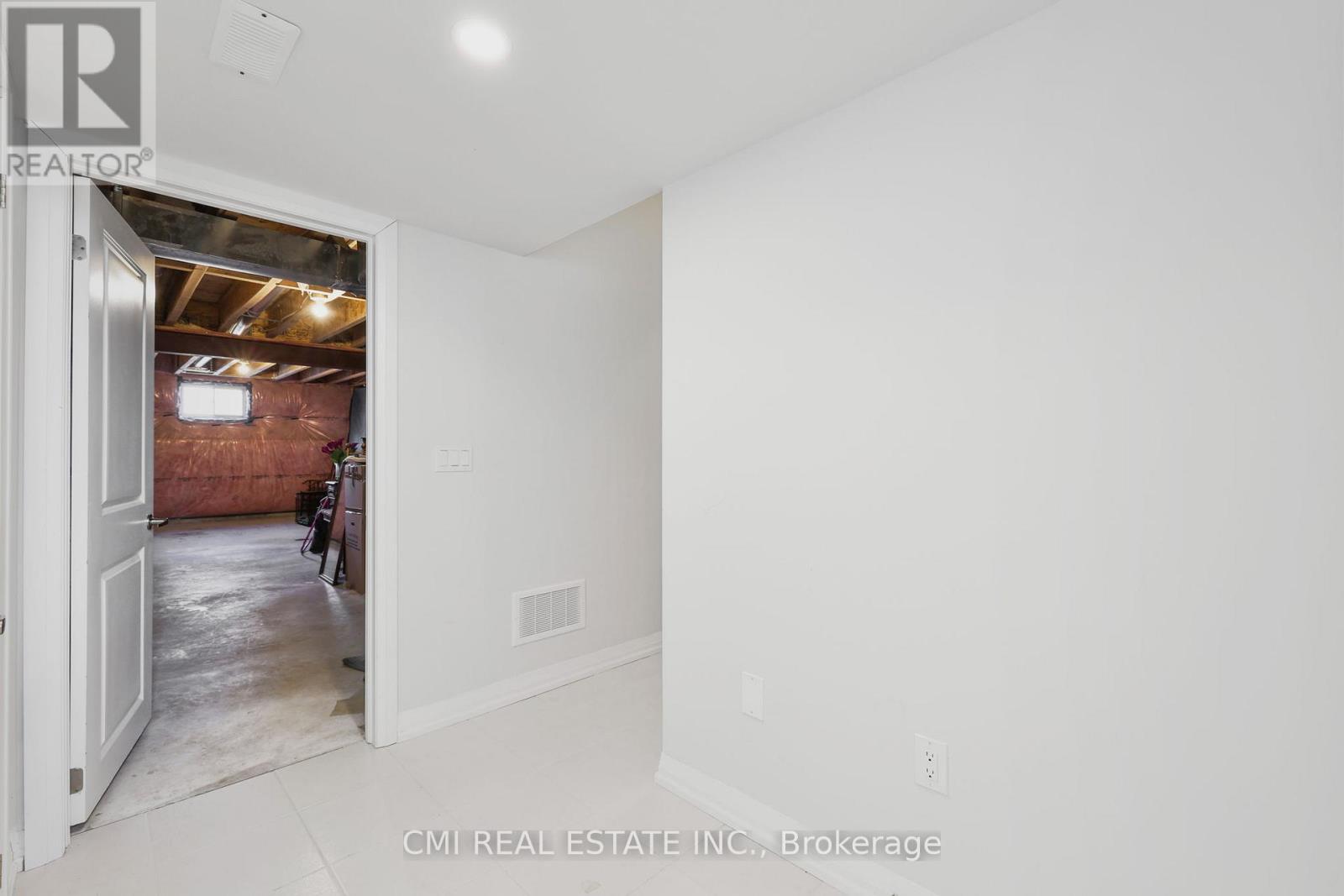 Photo 33 of 1403 Upper Thames Drive, Woodstock ON