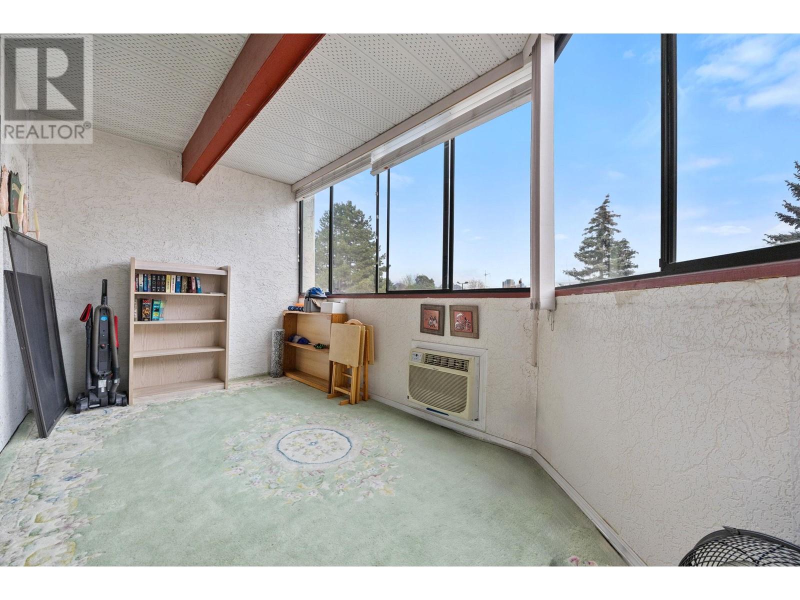 206 2110 Hoy Street, Kelowna