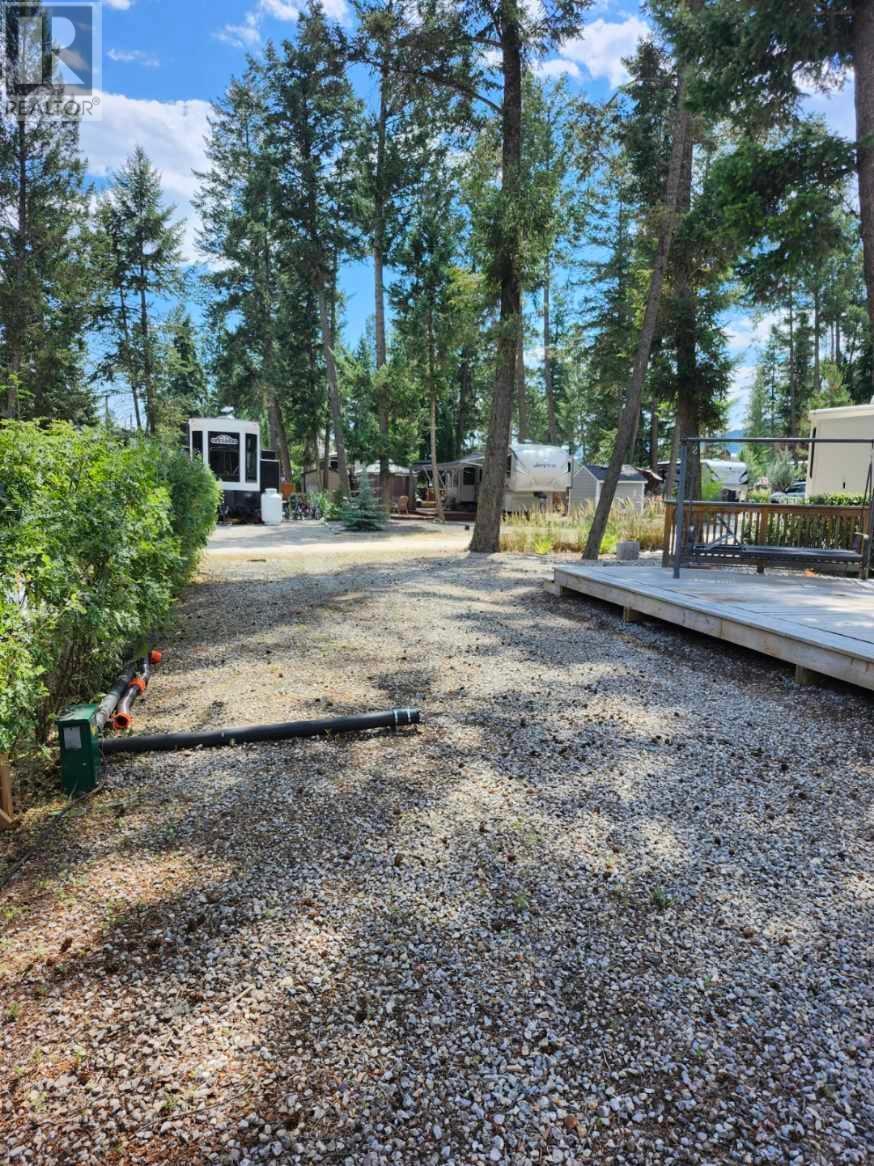 Photo 10 of 4868 Riverview Drive Unit 138, Edgewater BC