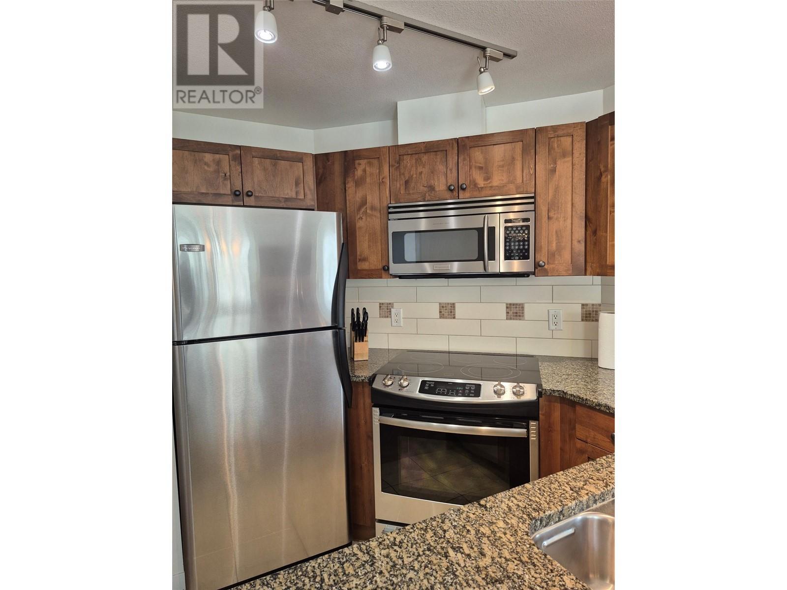 #106 4200 Lakeshore Drive - 5