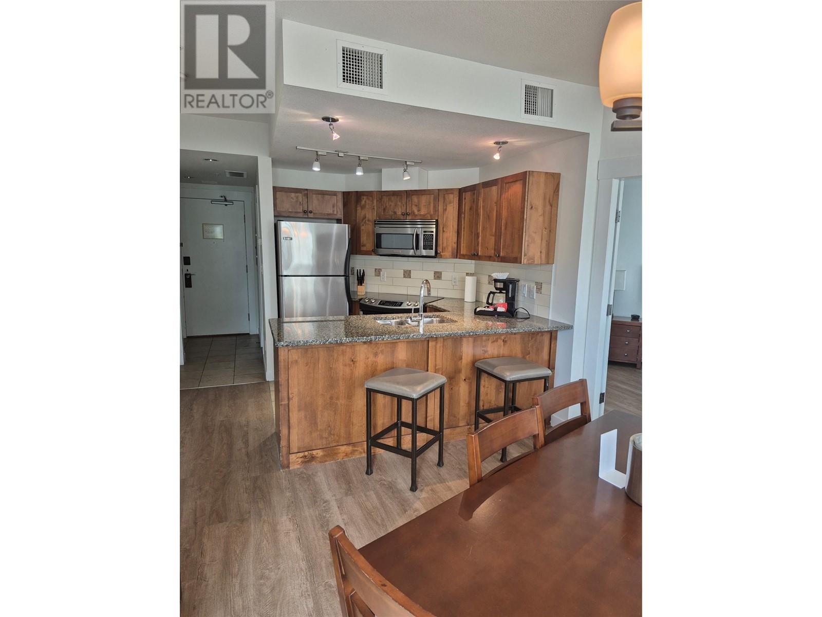 #106 4200 Lakeshore Drive - 6