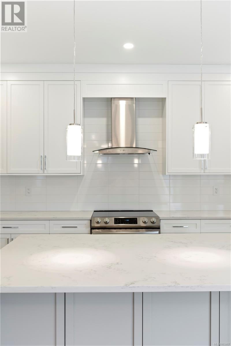 2354 Swallow Pl, Langford real estate listing 993467
