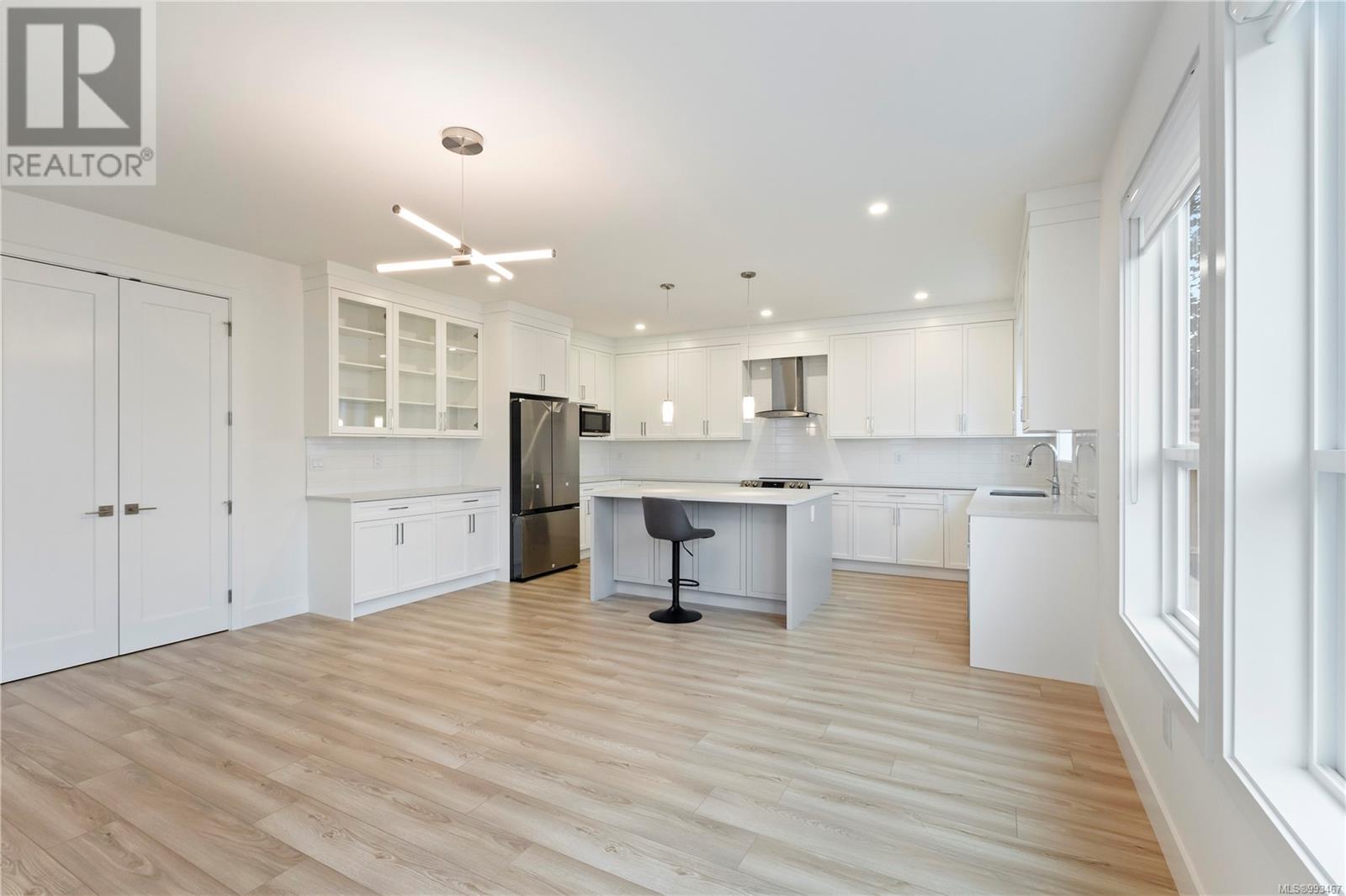 2354 Swallow Pl, Langford real estate listing 993467