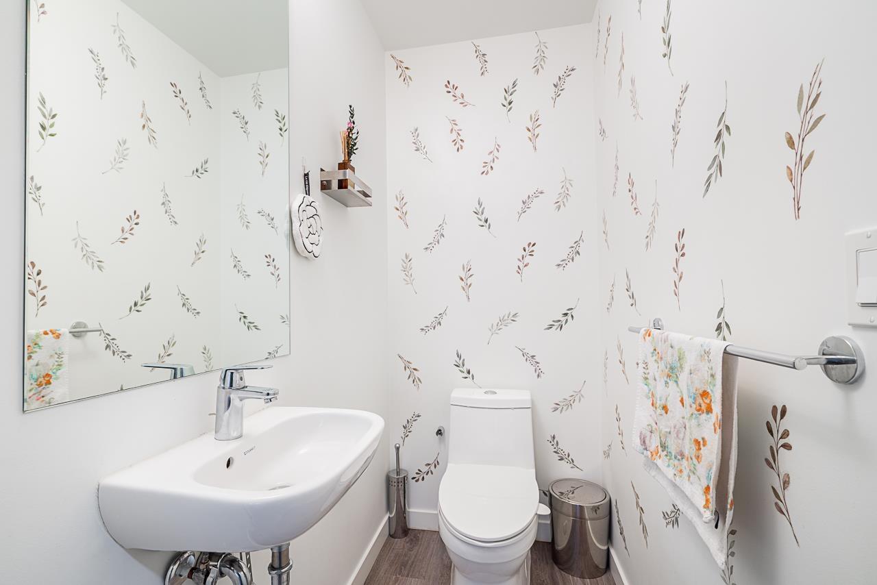 Photo 13 of 26 5945 176 A Street, Surrey BC