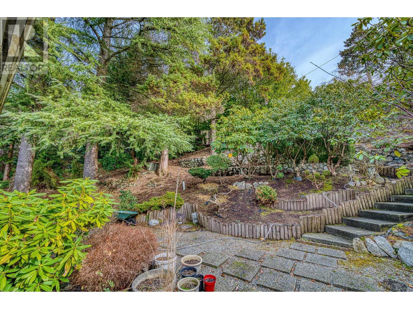 Photo 22 of 7345 Braeside Drive, Burnaby BC