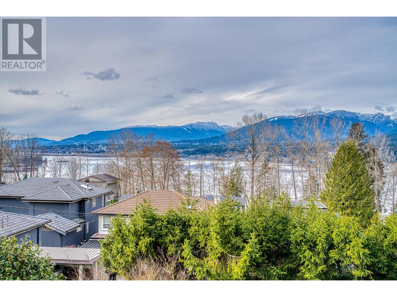 Photo 18 of 7345 Braeside Drive, Burnaby BC