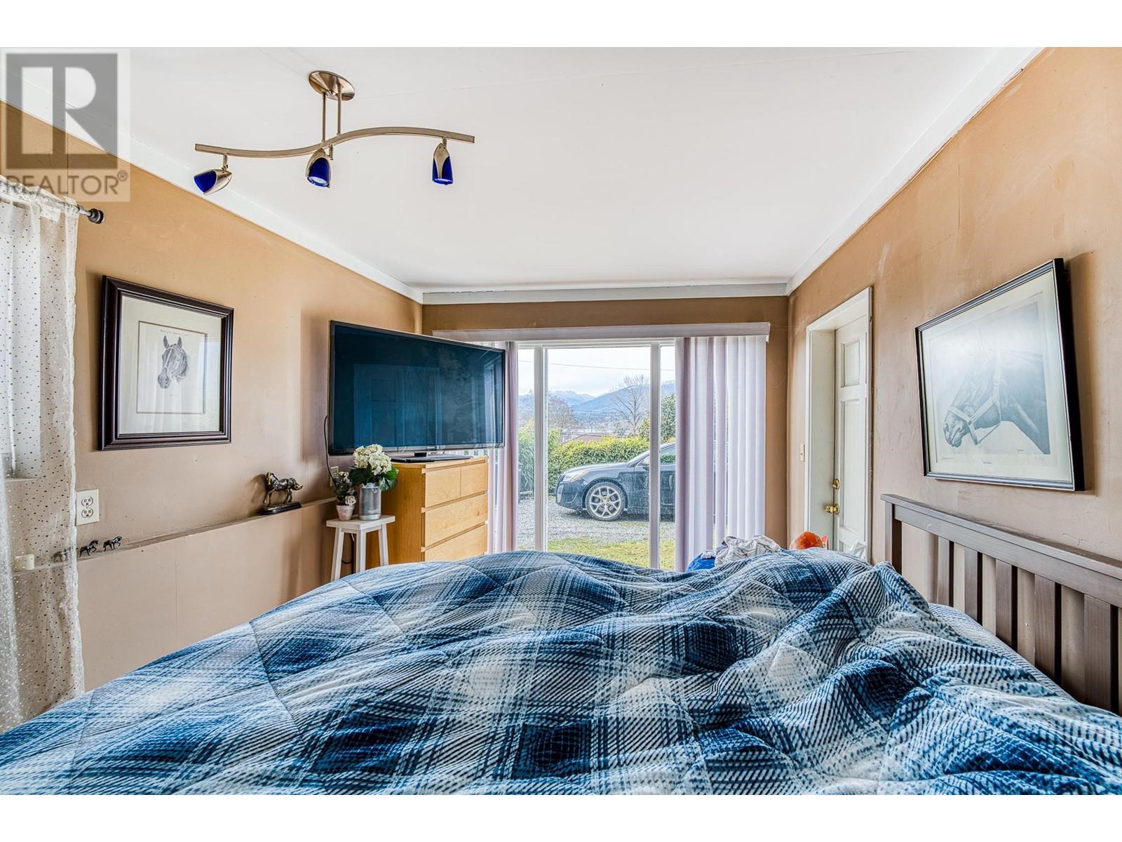 Photo 15 of 7345 Braeside Drive, Burnaby BC