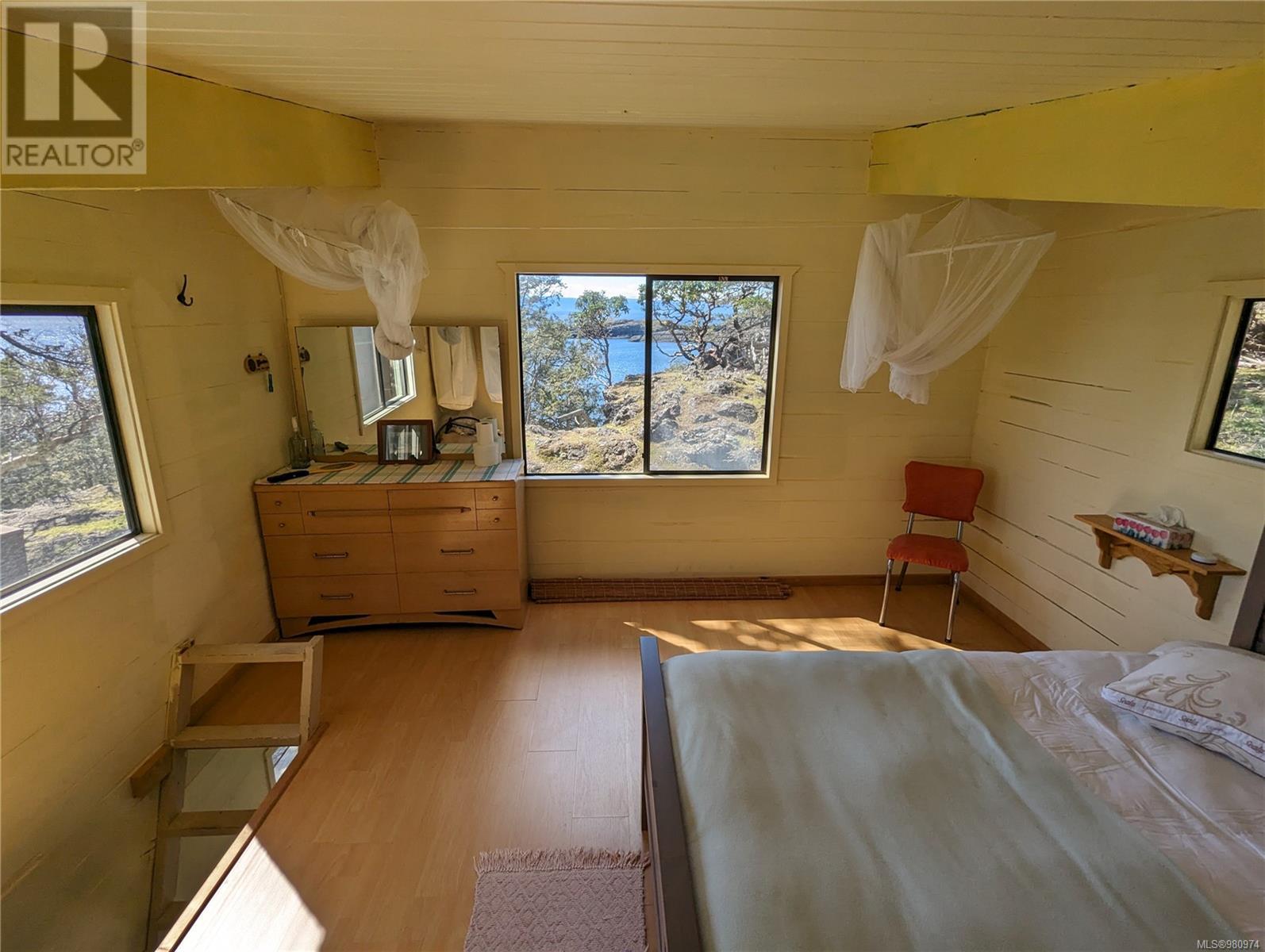 LT 6 Lake Rd, Lasqueti Island