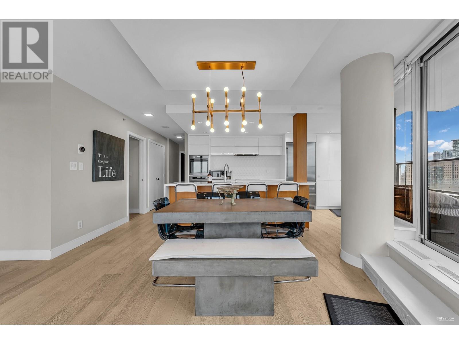 Photo 6 of 3703 188 Keefer Place, Vancouver BC