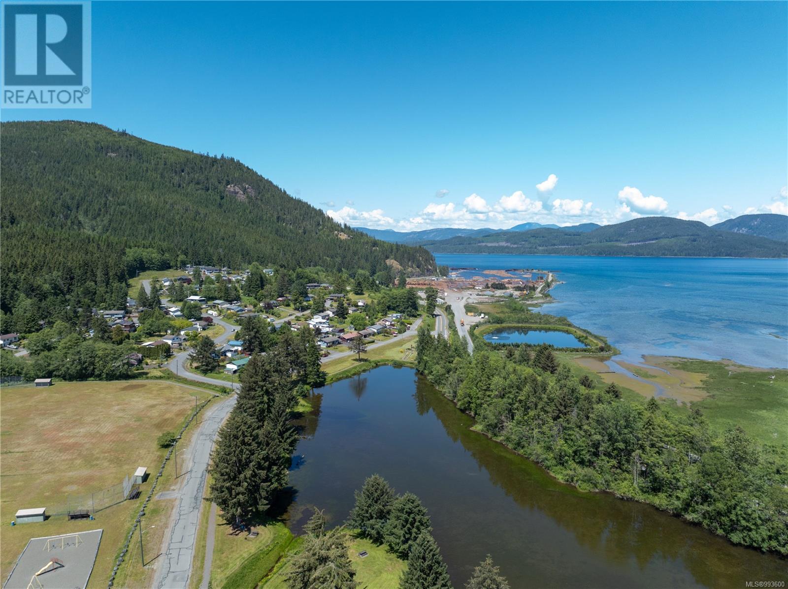 Photo 23 of 204 611 Macmillan Dr, Sayward BC