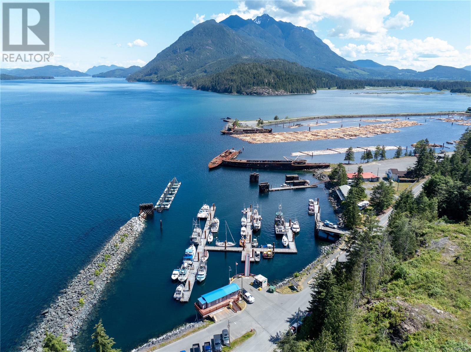 Photo 15 of 204 611 Macmillan Dr, Sayward BC