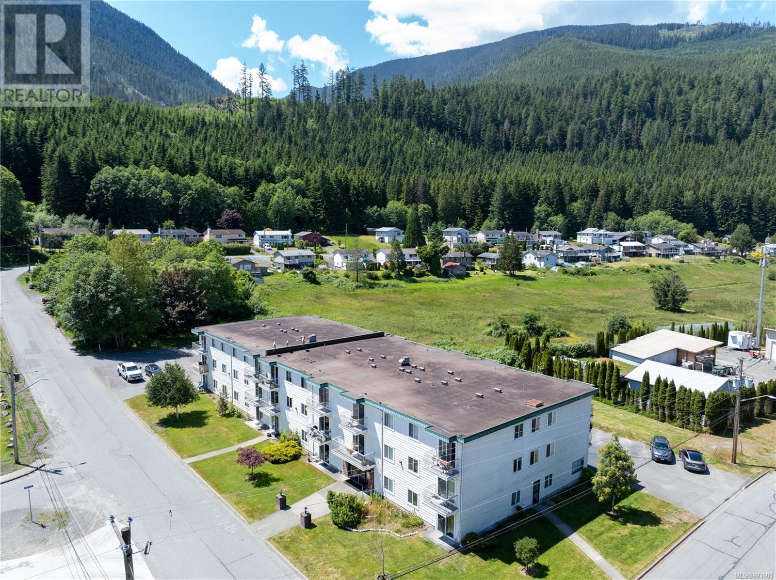 Photo 32 of 204 611 Macmillan Dr, Sayward BC