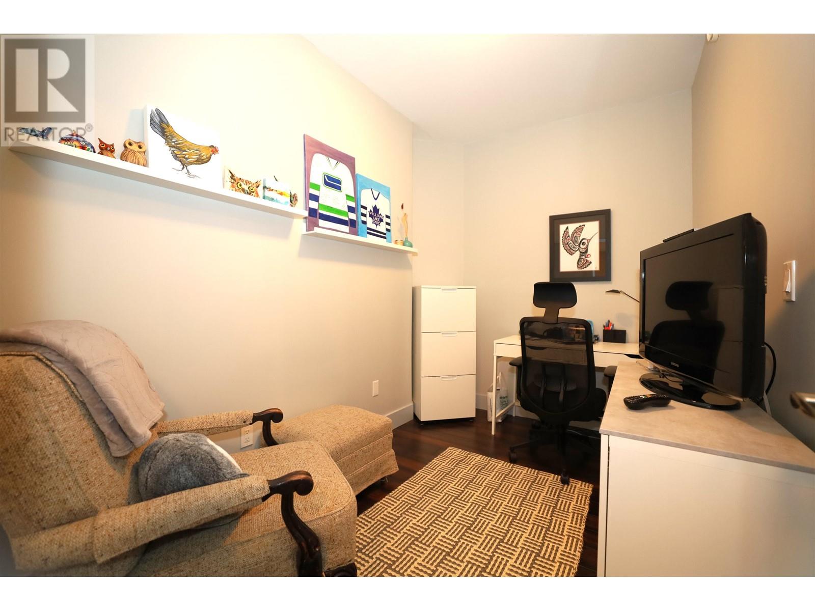 209 5682 WHARF AVENUE, Sechelt