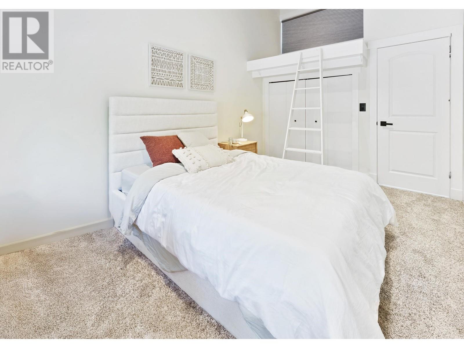 25011 FERGUSON AVENUE, Maple Ridge